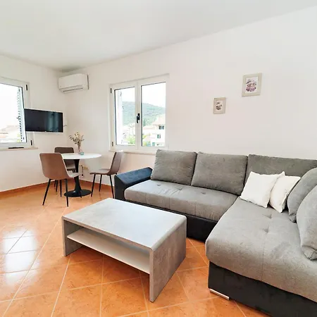 Apartment Dzon Beachside Vinisce