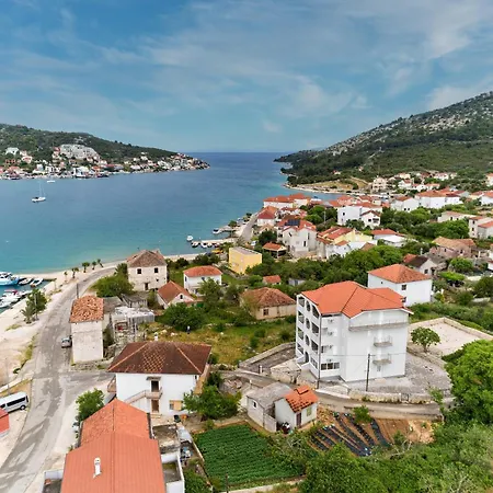 Dzon Beachside Διαμέρισμα *