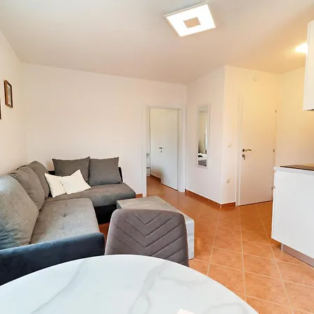 Apartment Dzon Beachside Vinisce